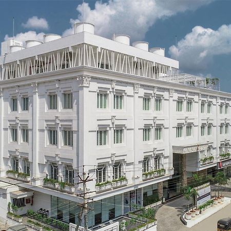 Hotel Annapurna De Royal Guntūr Esterno foto