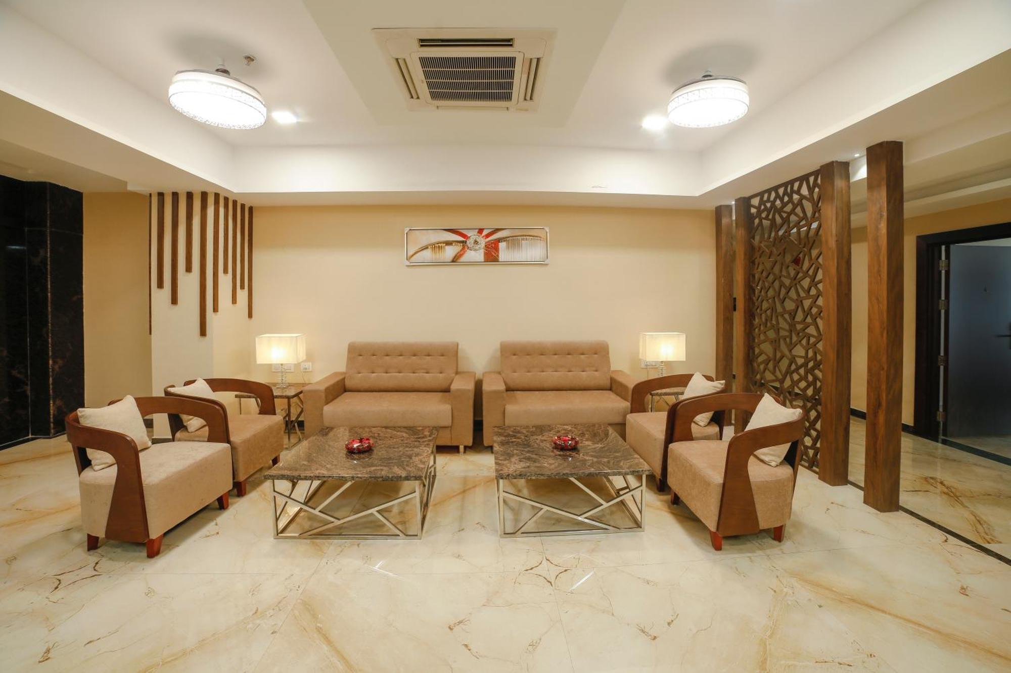 Hotel Annapurna De Royal Guntūr Esterno foto