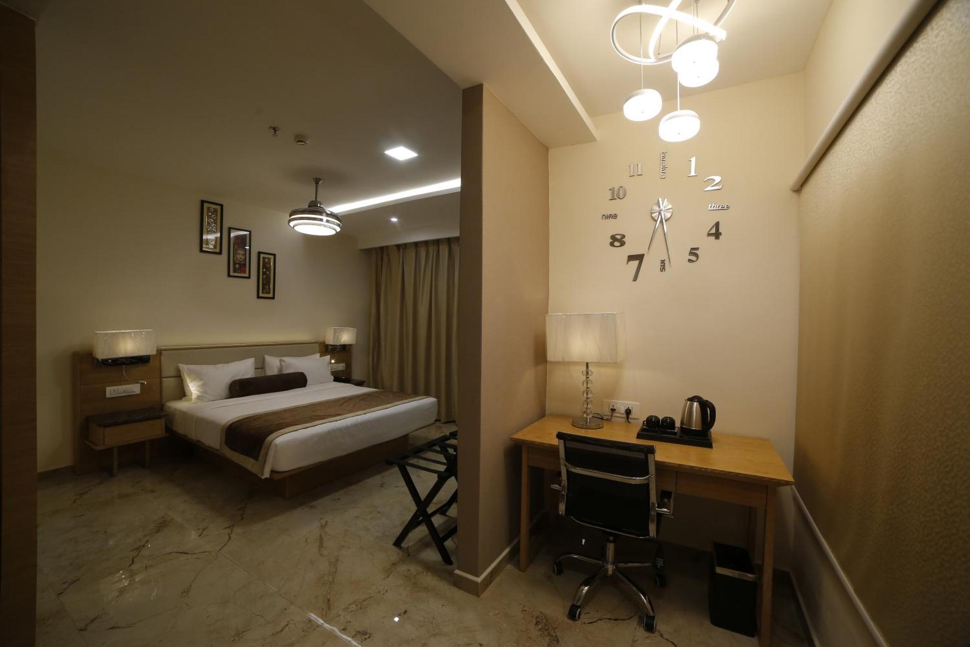 Hotel Annapurna De Royal Guntūr Esterno foto