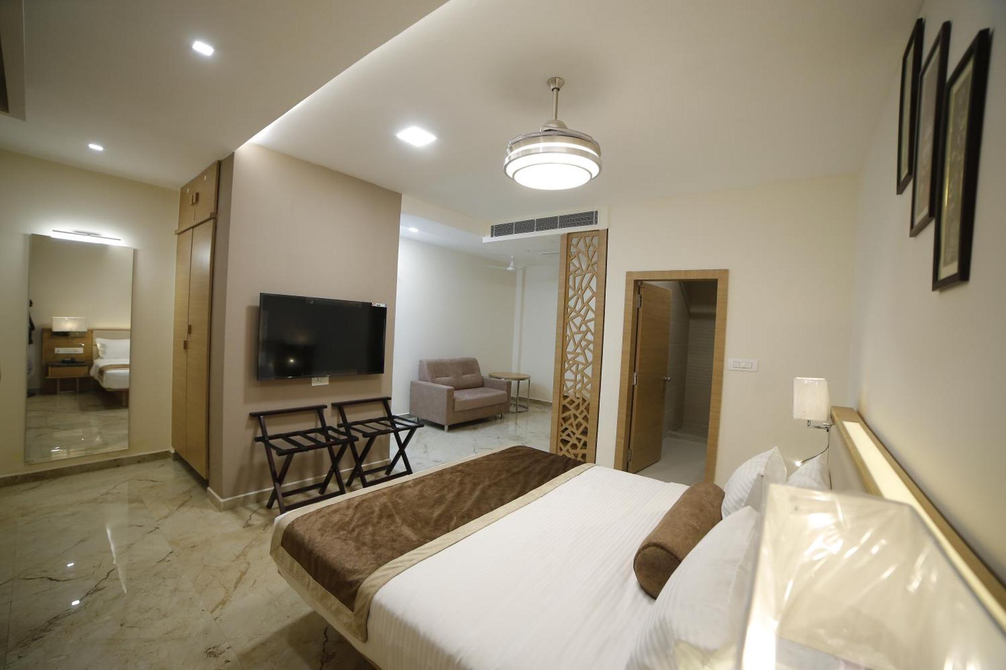 Hotel Annapurna De Royal Guntūr Esterno foto