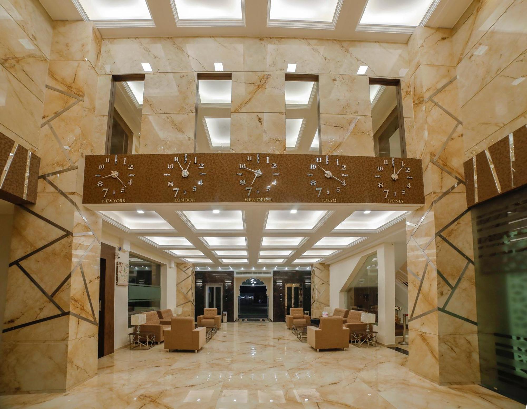 Hotel Annapurna De Royal Guntūr Esterno foto