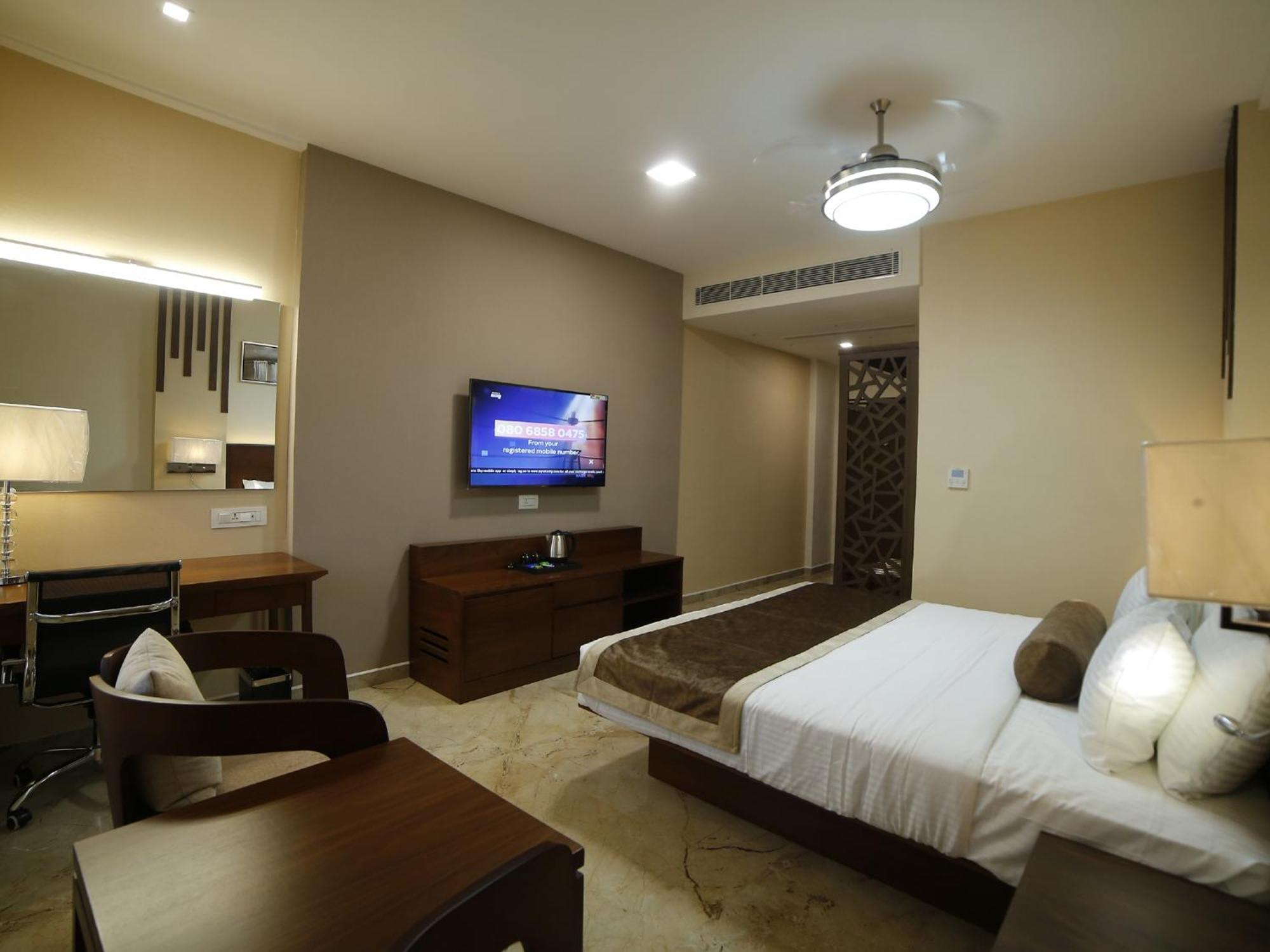 Hotel Annapurna De Royal Guntūr Esterno foto
